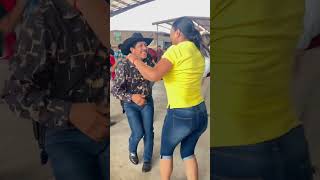 Gonzalo y Ana en la pulga de alamo Tx dance 956valley foryou lapulgayoutubeshortsvideo [upl. by Idid]