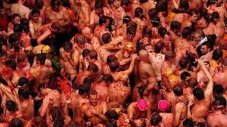 Spanish City Turns Red for TomatoThrowing Event La Tomatina [upl. by Omer321]