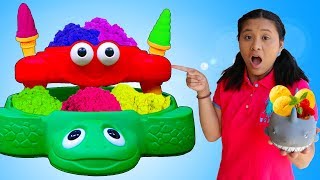 Funny Aunties and Uncle Selling Sand Ice Cream amp Animals Toys [upl. by Epperson]