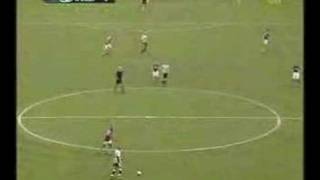 Kieron Dyer v Lee Bowyer [upl. by Aehsila]