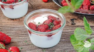 Quarkspeise mit gebackenen Erdbeeren [upl. by Eusoj]