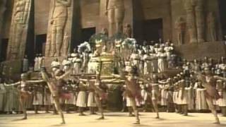 AIDA Metropolitan Opera Act 2Scene 2 Triumphal March Subt en Espanol [upl. by Edla]