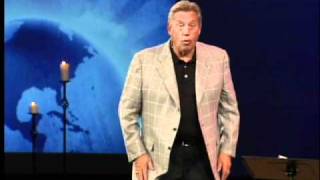 John C Maxwells Funny Parrot Story at Christ Fellowship Church [upl. by Seko453]