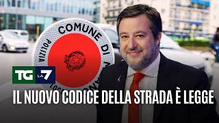 Il nuovo codice della strada è legge [upl. by Asyen]