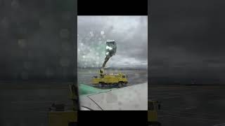 Getting deiced at SLC airplanegeek airplane planegeek airport aircraft avgeek edit viral [upl. by Tiraj]