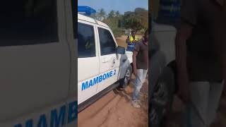 POVO REVOLTADO EM INHAMBANE MASSINGA REM0VA O PN£U DE CARRO DA POLÍCIA [upl. by Washington]