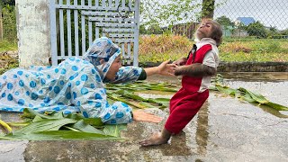 Full Version Kind hearted Cutis helps his mother when she falls [upl. by Gisella]