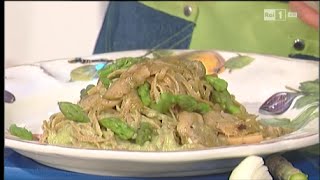 Tagliatelle alla crema di asparagi e porcini  La prova del Cuoco 10032016 [upl. by Aidnic449]