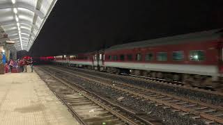 22692 BANGALORE RAJDHANI EXPRESS HIGH SPEED SKIP AT HABIBGANJ [upl. by Kara-Lynn]