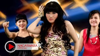 Putri Fe  Aku Pengen Official Music Video NAGASWARA music [upl. by Ahcsatan]