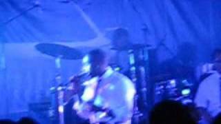 Raphael Saadiq Live at 2009 Essence Music Festival quotNever Give You Upquot [upl. by Pandich318]