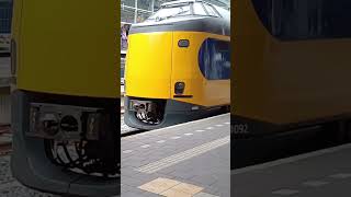 2 koppelende lopers 🚶‍♂️‍➡️🚶‍♀️koplopers koppelen te Amersfoort Centraal trainspotting shorts icm [upl. by Lothaire]