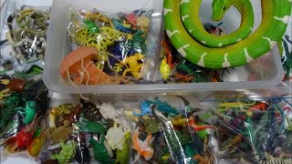 Whats in the box Small Plastic Animals 100s of Reptiles Fish Dinosaurs Bugs and more [upl. by Nnaeilsel]