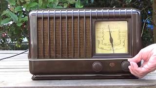 1947 Mullard MUS221 ACDC 5 valve MWLWSW bakelite table radio [upl. by Louie415]