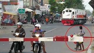 lho kok sepurnya keretaapi madiun [upl. by Abrams]