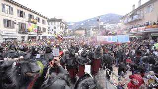 Carnaval de Monthey 2015  Bataille de confettis [upl. by Antoni]