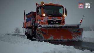 Mit dem Streufahrzeug unterwegs Winterdienst in der Rhön [upl. by Ahsinit]