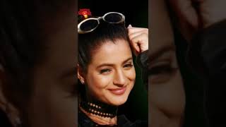 अमीषा पटेल की शुरूआती फ़िल्में और उनका प्रदर्शन  Amisha Patel Starting Movies and performances [upl. by Tniassuot]