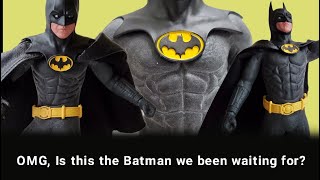 Mezco Toyz 1989 Michael Keaton Batman Figure Review [upl. by Giliane]