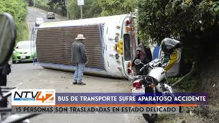 Bus vuelca en Residenciales San José [upl. by Witherspoon848]