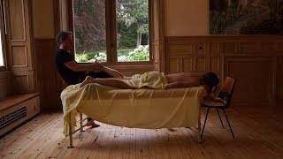 Esalen Massage und Lange Streichbewegungen [upl. by Leibarg]