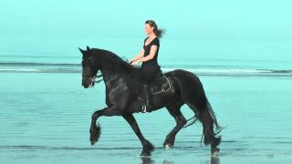 Laura en Fenna op strand Ameland [upl. by Plante610]