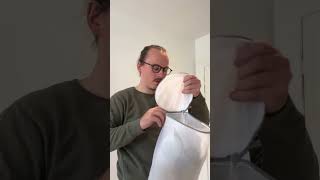 Mit einem Wäschenetz Sneaker waschen So bleiben sie geschützt und sauber ✨ tutorial howto shorts [upl. by Atela]