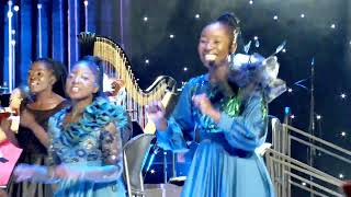 The Vine  Inyang Enkulu ft Soweto Gospel Choir amp Everton Mlalazi Live in Sandton [upl. by Pinter833]