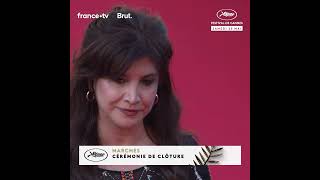 Le jury officiel resplendissant lors de la montée des marches du Festival de Cannes [upl. by Gian]