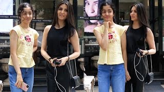 Neetu Kapoor Granddaughter Samara Sahani Cutely Poses For Paps With Mom Ridhima Kapoor [upl. by Cohberg]