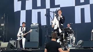 The Hives quotCome Onquot amp quotWalk Idiot WalkquotLive Londres 2018 [upl. by Teresina505]