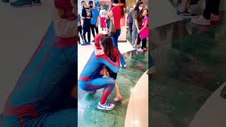 Homem aranha fazendo parkour no shopping shorts [upl. by Yendirb808]