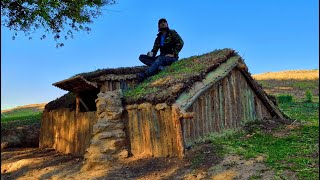 Survival Secrets Building Warm Bushcraft Shelter from Summer to Winter [upl. by Nesnar]