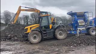 Herbst Agri crusher and Compac Screener working in England [upl. by Maxie]