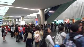 160211 MéxicoELF waiting to Henry Lau at the airport in México City [upl. by Clarabelle]