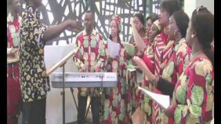 Louez Yahvé chantez • Chorale Africaine de la Sainte Famille • Zurich • Communion • 2010 [upl. by Garnet]