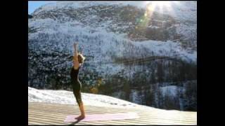 YogaChezMoi  lhiver en montagne avec le yoga [upl. by Reinal126]