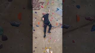 Climbing Walls Like SpiderManrockclimbingayebender [upl. by Nimesh]