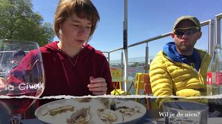 SLIJMERIGE OESTERS en FIETSEN in Nantes [upl. by Nylodnarb]