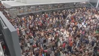 Zum Ferienstart Chaos am Flughafen München [upl. by Starbuck490]