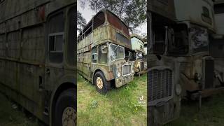 Je tombe sur des bus anglais abandonné urbex explorationurbex [upl. by Anilehcim]