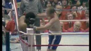 Muhammad ali vs chuck wepner rounds 1 and 2 [upl. by Auhesoj]