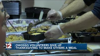 Owosso volunteers give up Thanksgiving to ensure others have a meal [upl. by Lavery]