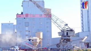 Harbour Crane  Hafenkran Futtermittelverladung Rhenus Logistics Heilbonn Germany 2017 [upl. by Alitha]