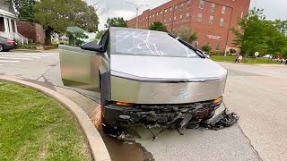 Primer embestida en T de un Tesla Cybertruck [upl. by Ilarrold292]