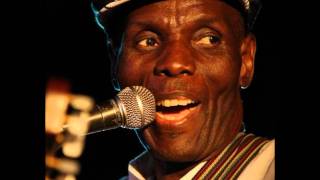 Oliver Mtukudzi  Kucheneka [upl. by Yltneb]