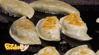 군만두  Fried Dumplings  Korean Street Food  서울 명동 길거리 음식 [upl. by Rehpotsirc139]