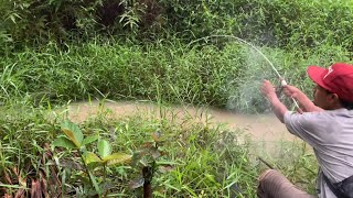 HABIS HUJAN MANCING IKAN LELE LIAR DI SUNGAI KECIL SAAT AIR KERUH [upl. by Eleets]