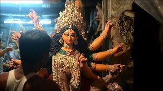 Inde préparatifs du festival hindou Durga Puja [upl. by Sherurd577]