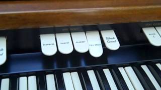 Hammond Organ M102 [upl. by Dlaregztif]